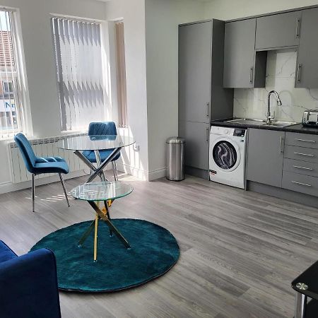 1 Bed Flat, Airport Pick, Drop Available Fibre Broadband, New, Washer Dryer, 10 Mins From City Centre Dartford Exteriör bild
