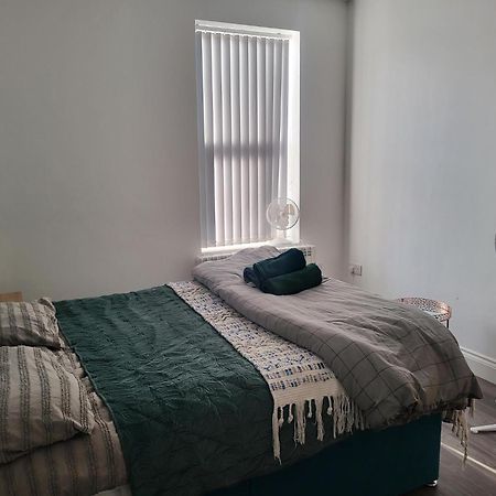 1 Bed Flat, Airport Pick, Drop Available Fibre Broadband, New, Washer Dryer, 10 Mins From City Centre Dartford Exteriör bild